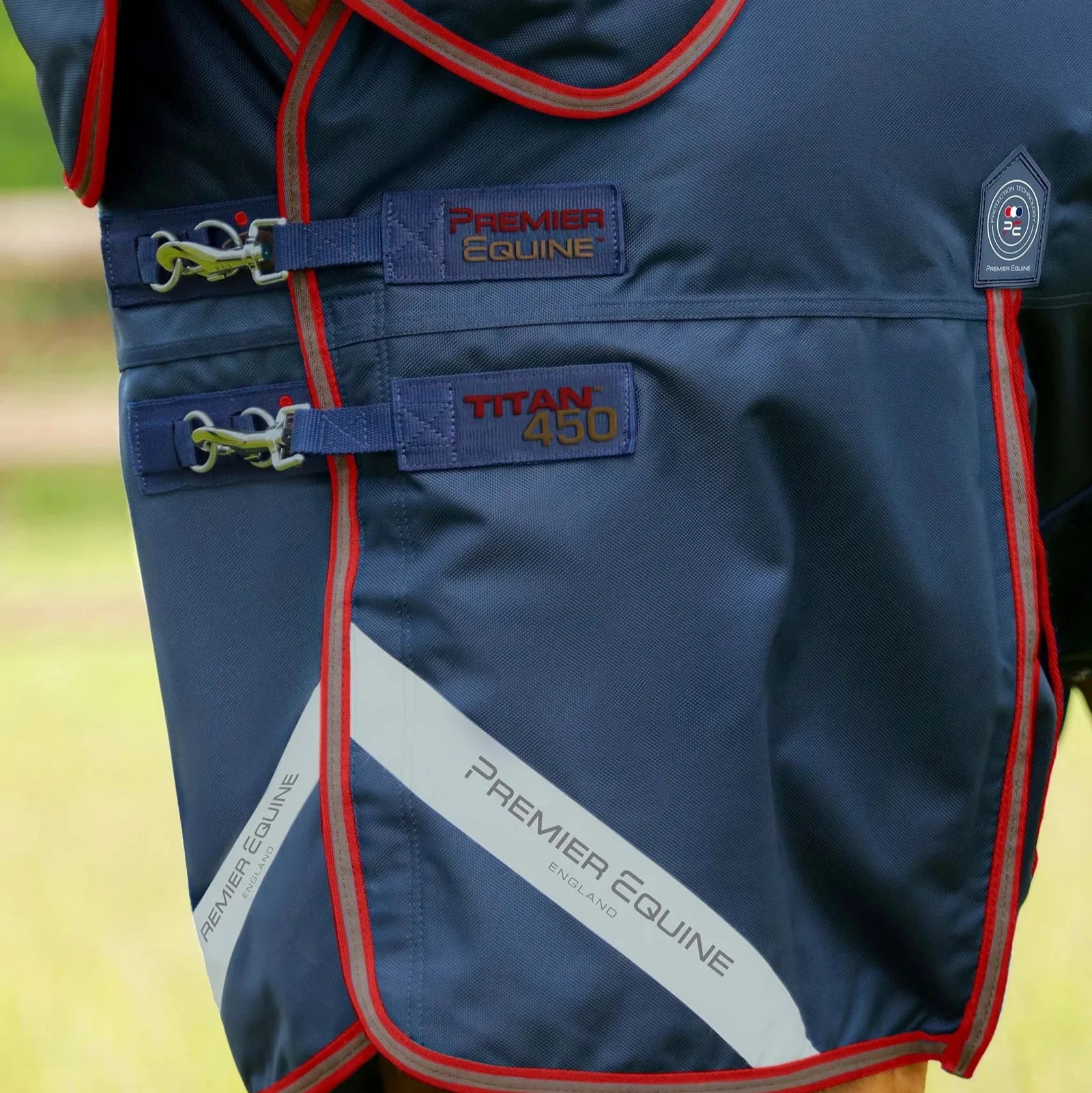 Premier Equine Titan 450g Turnout Rug with Snug-Fit Neck Cover Navy