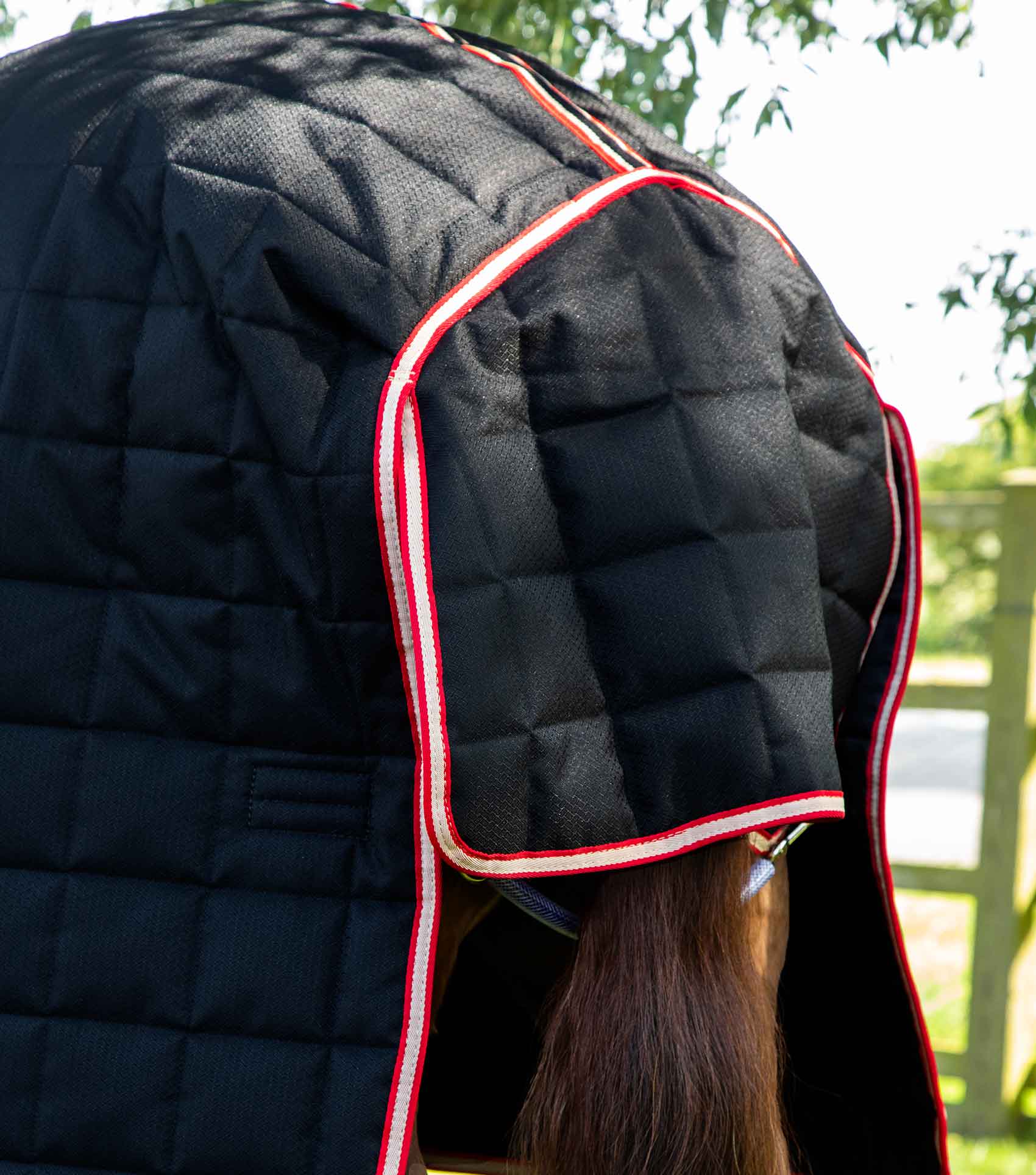 Premier Equine Lucanta 450g Stable Rug with Neck Cover Black