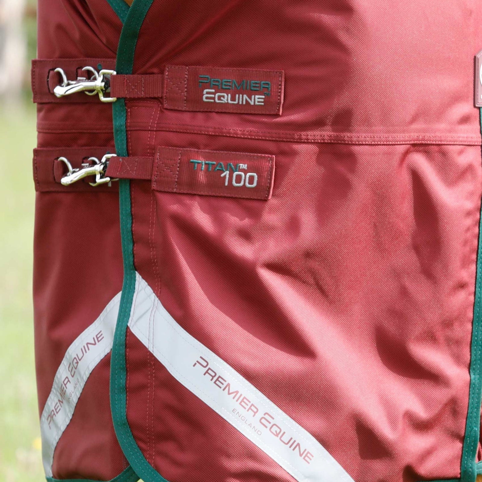 Premier Equine Titan 100g Original Turnout Rug Burgundy