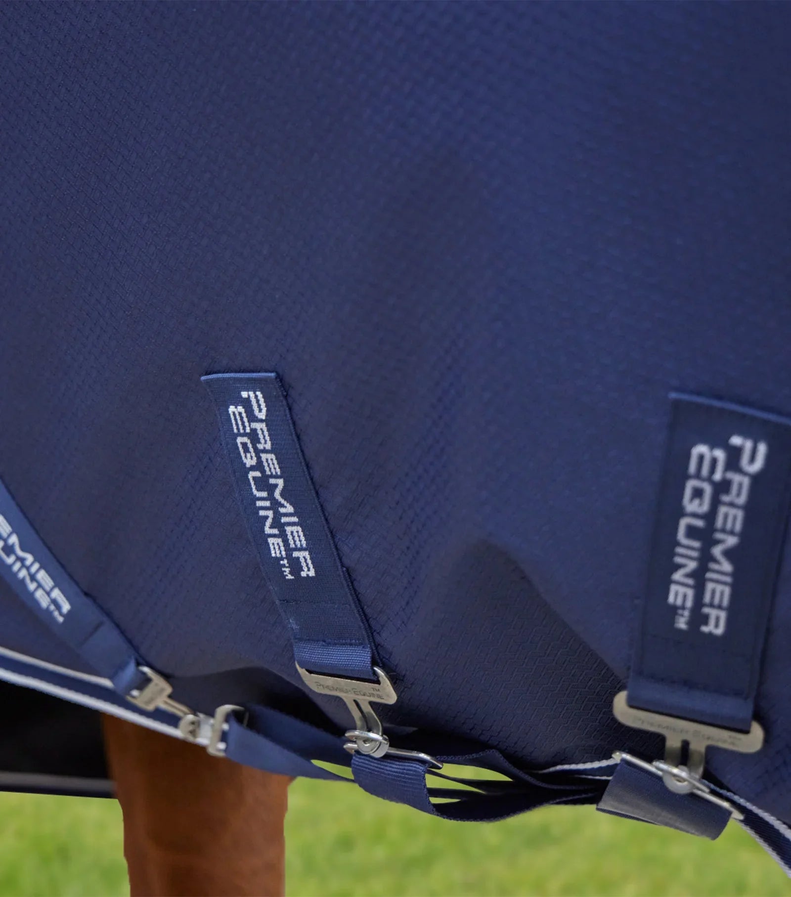 Premier Equine Stratus 600D Series 200g Turnout Rug with Classic Neck Cover Navy 5'3"